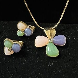156- Avon Tri-Stone/Cabochon clip-on earring 3 Pc. Necklace Set 27"